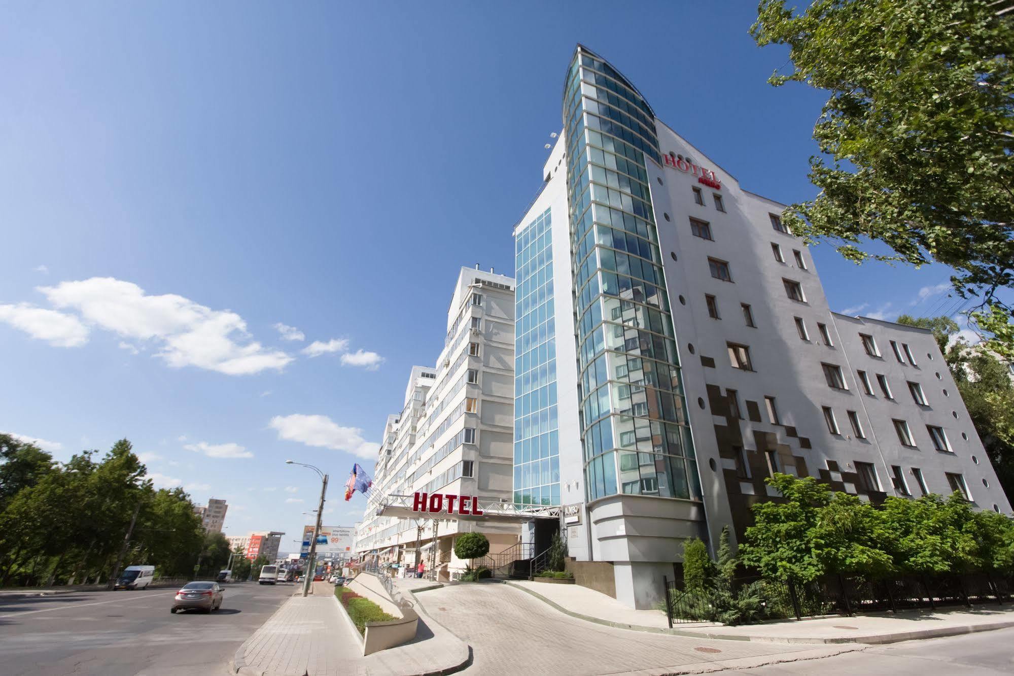 Jumbo Hotel Chişinau Exteriör bild